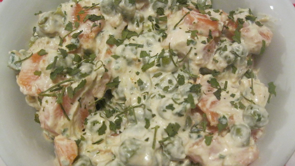 SALATA OD GRAŠKA I ŠARGAREPE