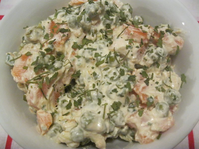 SALATA OD GRAŠKA I ŠARGAREPE