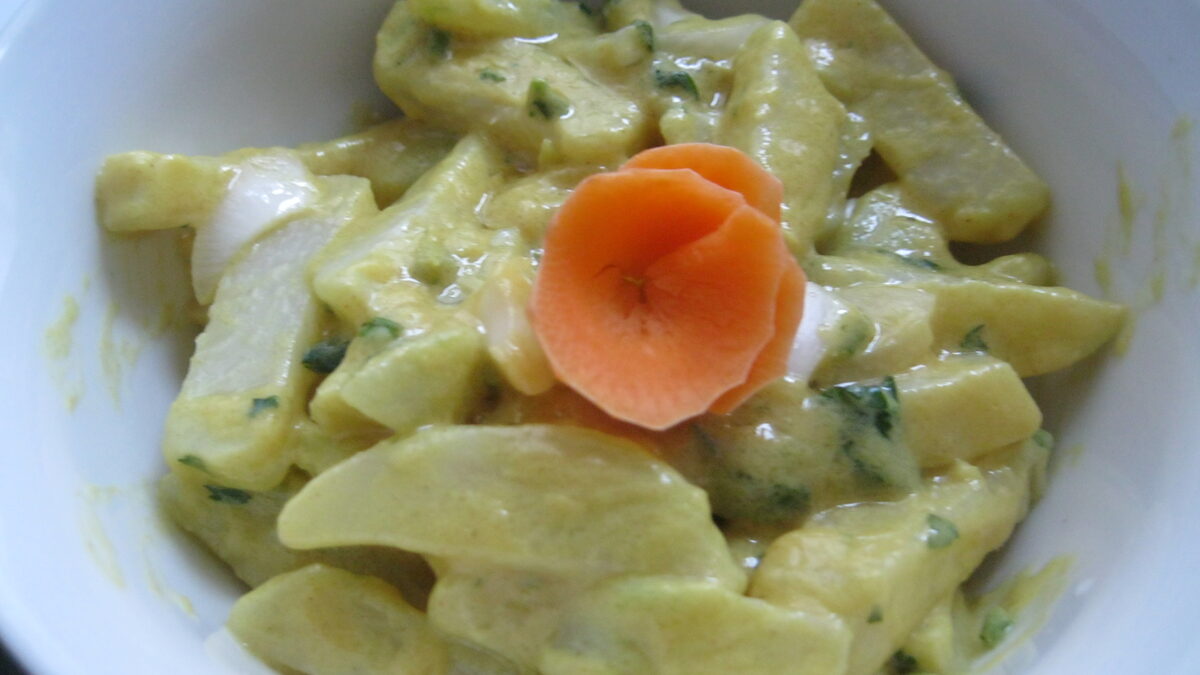 SALATA OD KELERABE