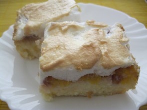 LETNjI KOLAČ SA BRESKVAMA