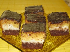 ŠARENE KOCKE SA KOKOSOM