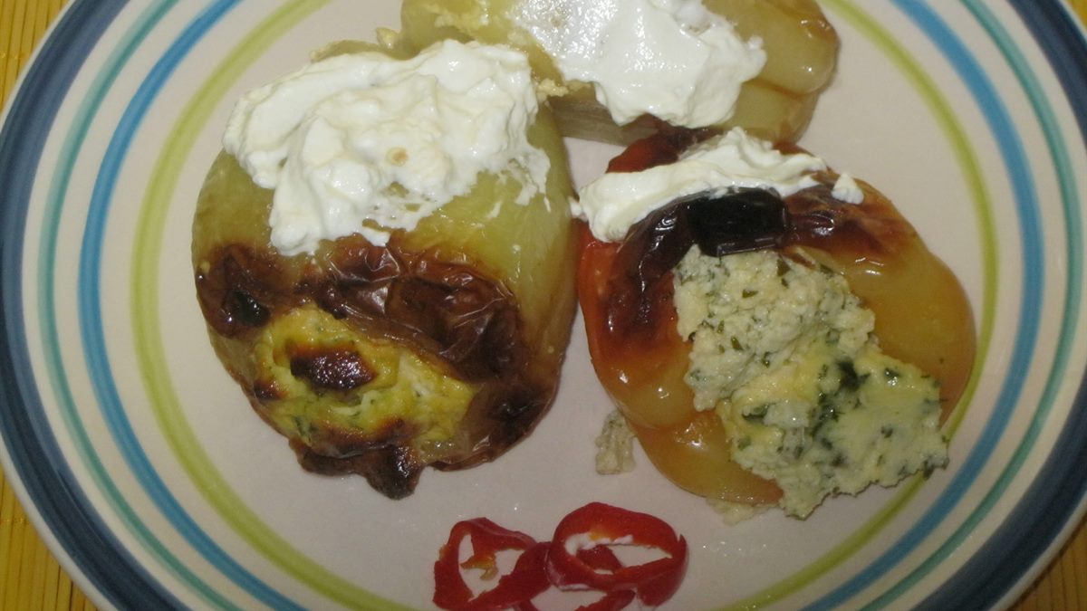 PAPRIKE PUNjENE SIROM