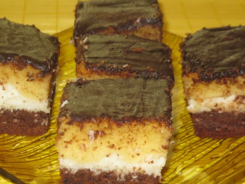 ŠARENE KOCKE SA KOKOSOM