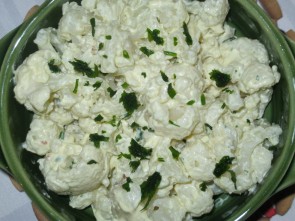 SALATA OD KARFIOLA SA PAVLAKOM I SENFOM