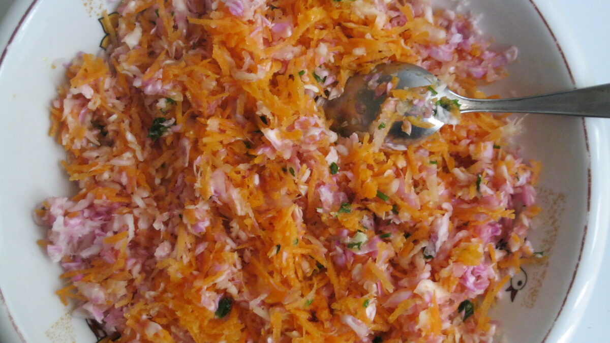 SALATA OD KUPUSA I ŠARGAREPE