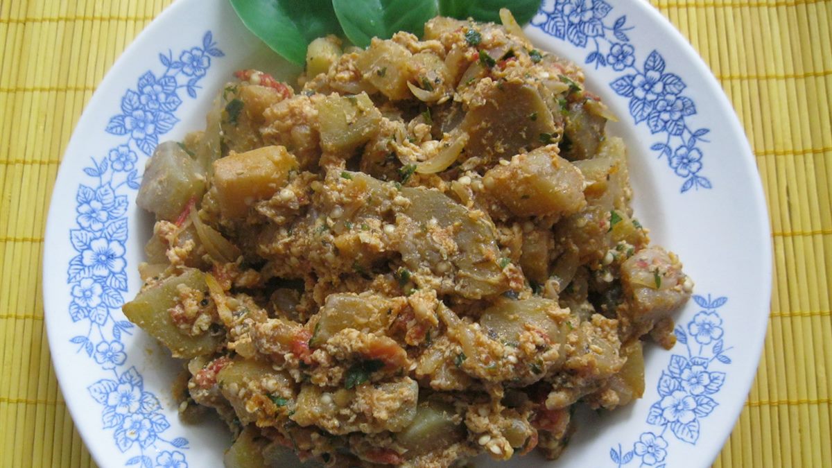 PATLIDžAN SA JAJIMA