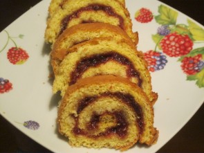 BISKVIT ROLAT SA DžEMOM