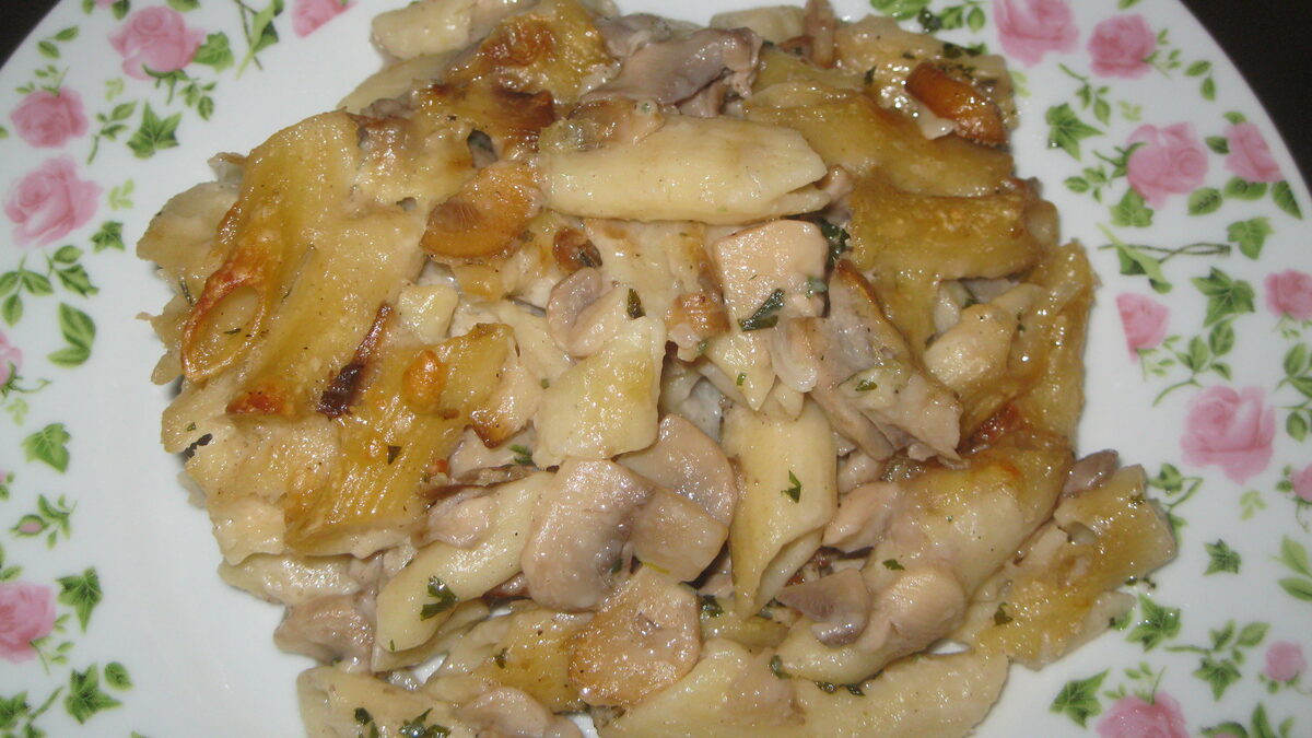 ZAPEČENE MAKARONE SA PEČURKAMA