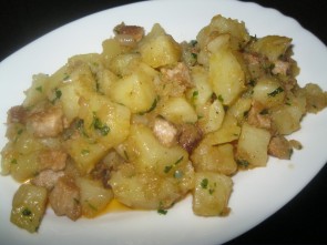RESTOVANI KROMPIR SA MESOM