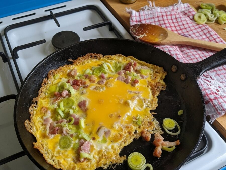 Korak 2 — omlet sa prazilukom i slaninom