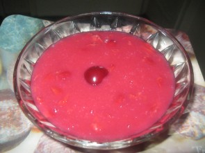 DOMAĆI GRIZ PUDING SA VIŠNjAMA