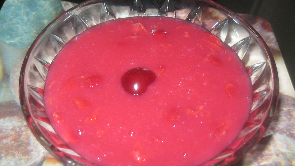 DOMAĆI GRIZ PUDING SA VIŠNjAMA