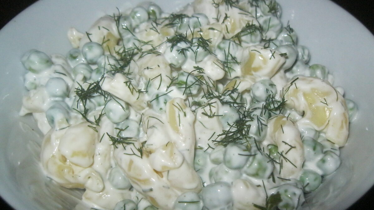 SALATA OD GRAŠKA I TESTENINE