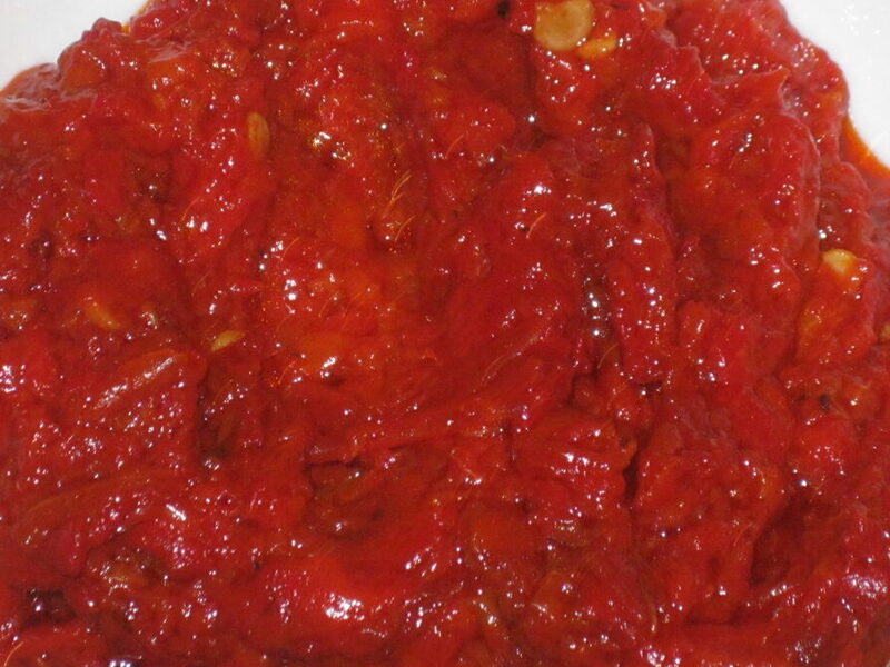 AJVAR OD NEPEČENIH PAPRIKA