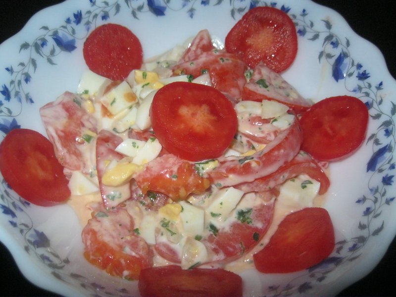 SALATA OD PARADAJZA SA MAJONEZOM