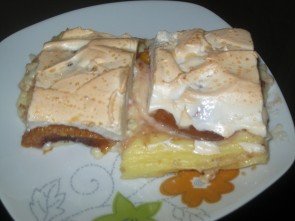 KREM KOLAČ SA BRESKVAMA