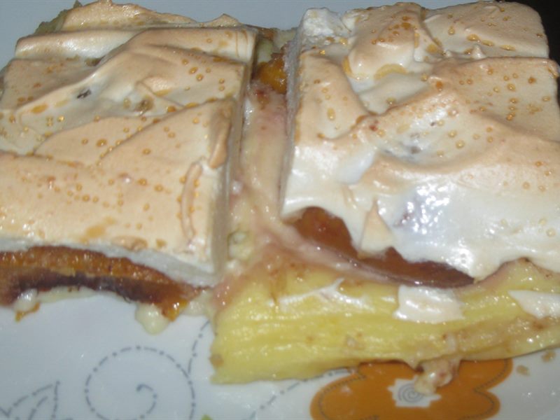 KREM KOLAČ SA BRESKVAMA