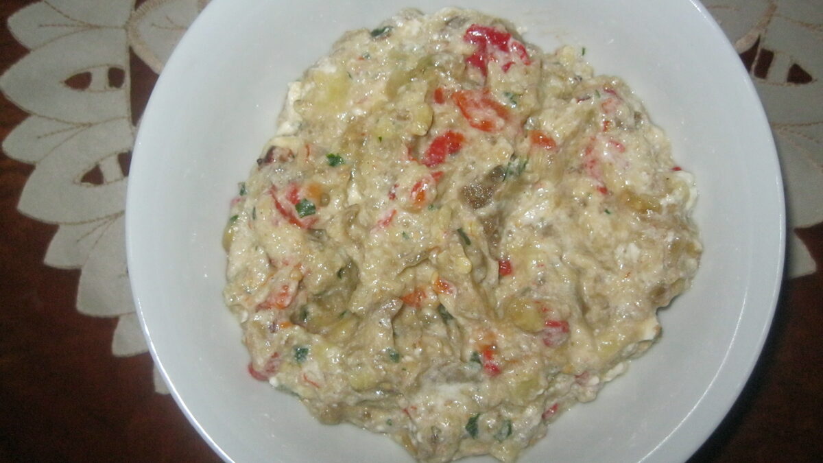 SALATA OD PATLIDžANA SA SIROM