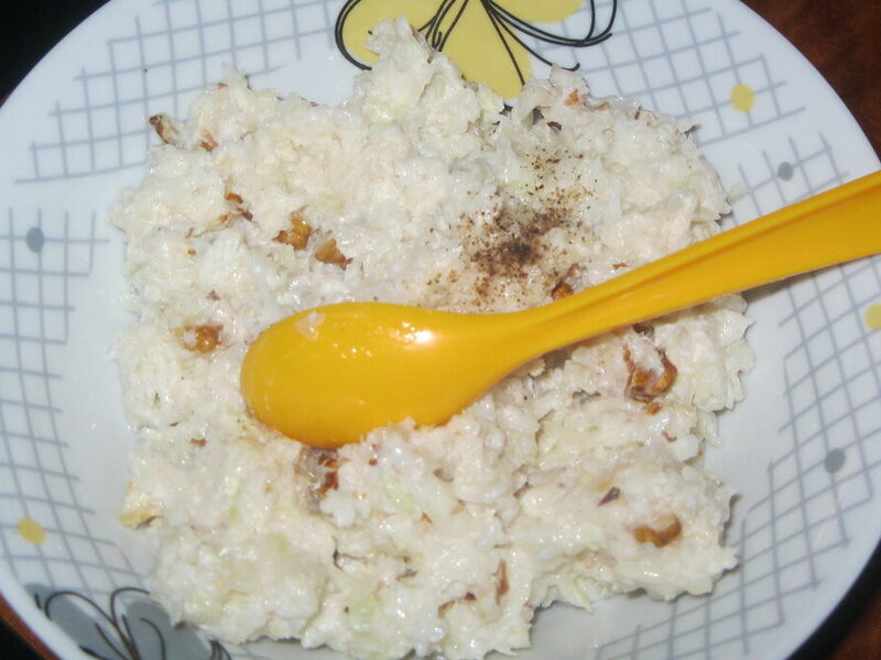 SALATA OD KUPUSA SA ORASIMA