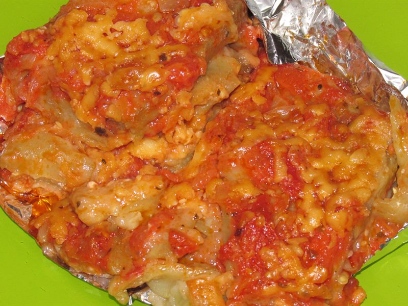 PLAVI PATLIDŽAN SA PARADAJZ SOSOM
